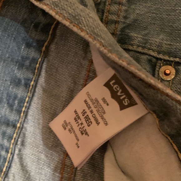 Boys 550 relaxed Levi jeans. 16 regular. 28x28 - Picture 3 of 6